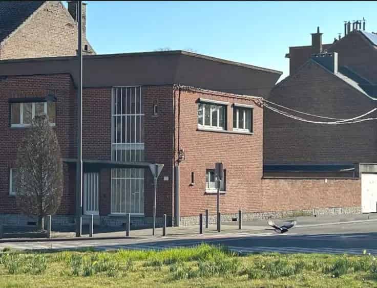 Huis Te Koop: Moderne Gezinswoning met Garage en Tuin