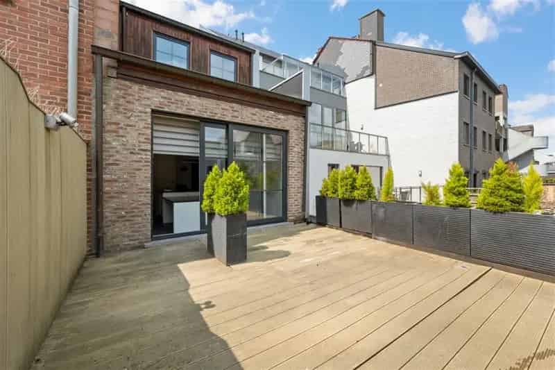 Ruim Instapklaar Appartement met Terras in Sint-Truiden Centrum