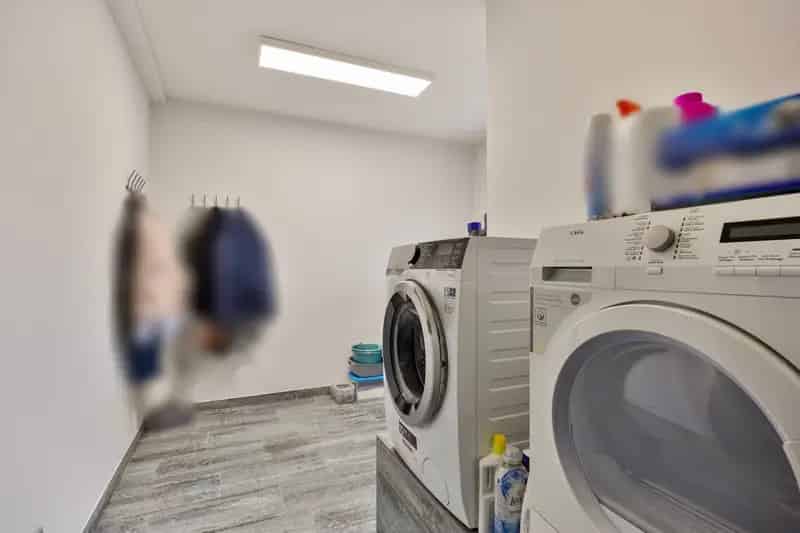 Huis te koop Dilsen: Instapklaar handelshuis met frituur