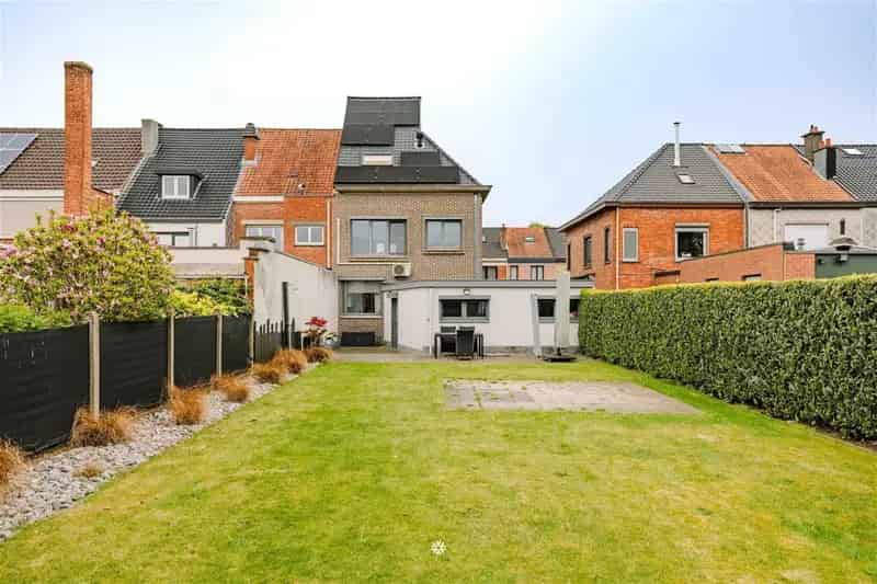 Huis te koop Sint-Niklaas: Instapklare woning met 4 slaapkamers en tuin