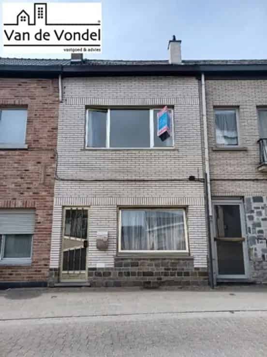 Instapklare Rijwoning met Tuin in Centrum Aalst