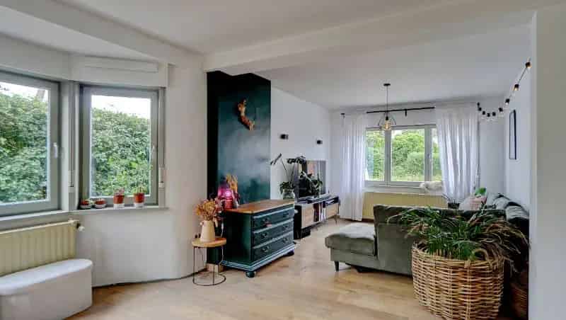 Gerenoveerde woning 166m² 6 are 47 ca