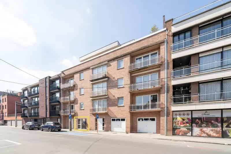 Gelijkvloers appartement te koop in Roeselare