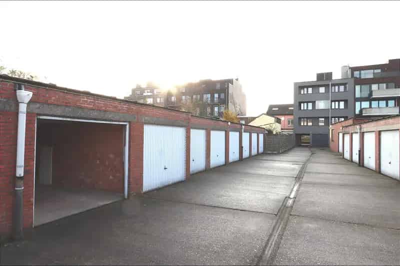 Garage te Huur Churchilllaan