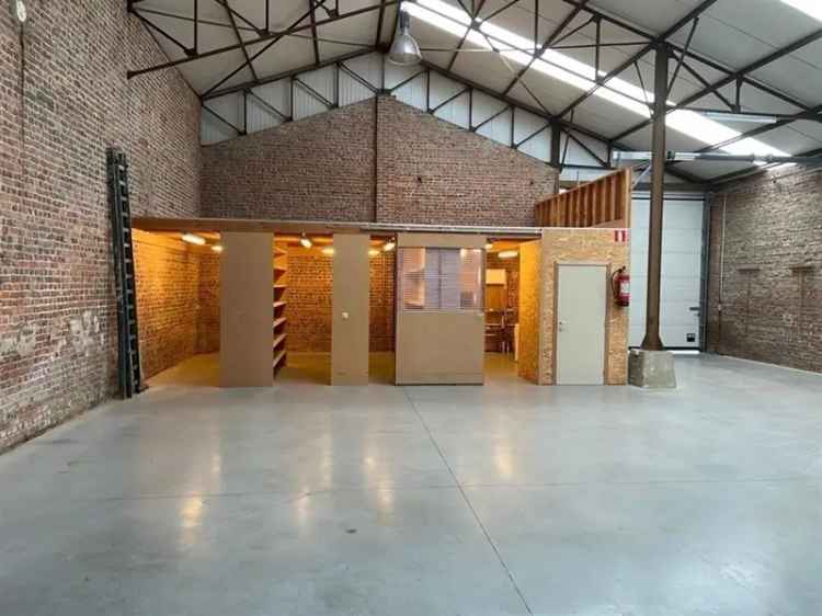 Magazijn te koop Beveren-Leie 293m² gerenoveerd