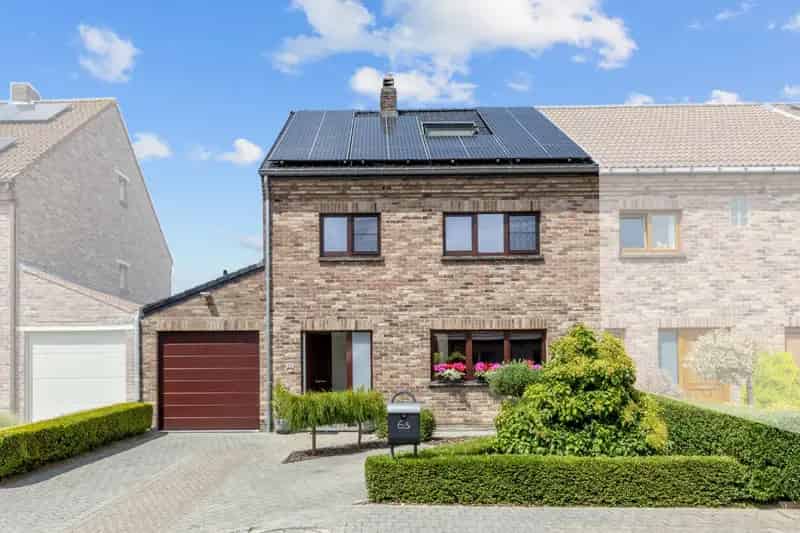 Charmante Instapklare Woning Residentiële Wijk