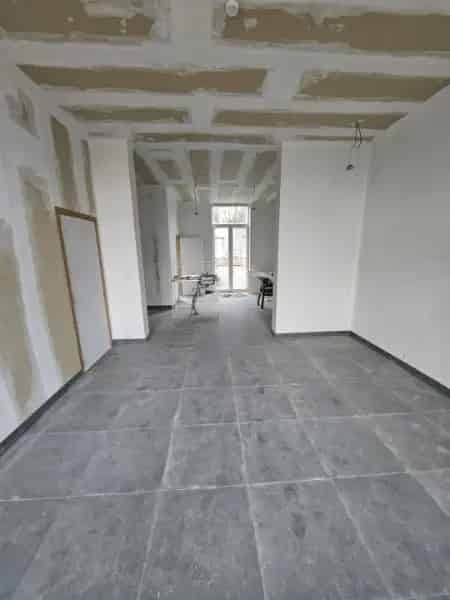 Gerenoveerde woning met garage te koop