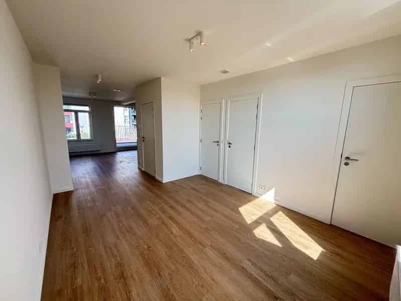 Appartement te huur 2de verdieping met terras