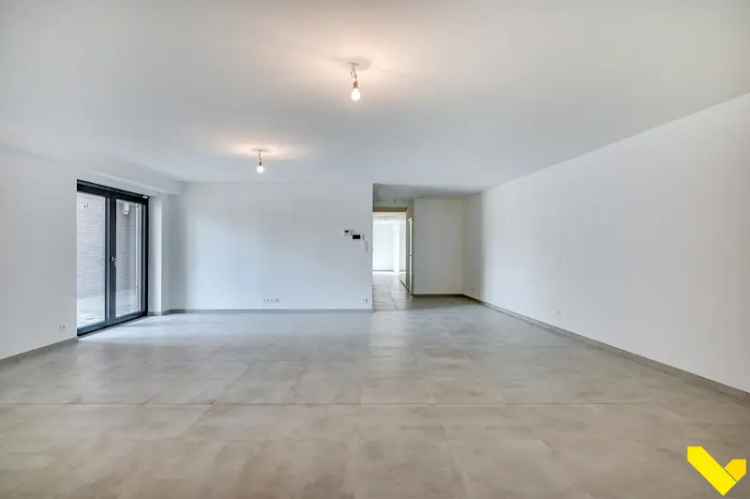 Nieuw Ruim Lichtrijk Gelijkvloers Appartement in Veerle-Laakdal