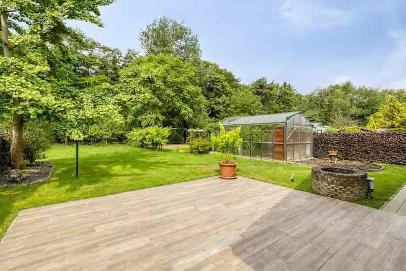 Ruime Villa te Koop - 2 slaapkamers - Grote Zolder - Zonnige Tuin