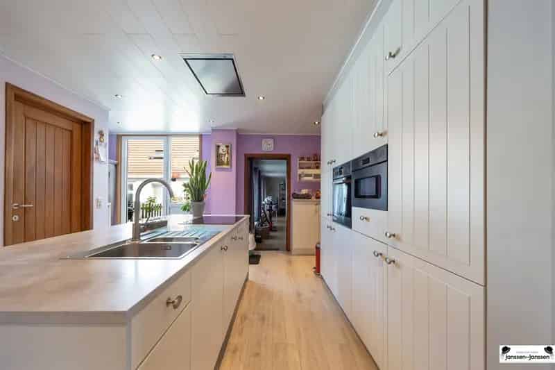 Ruim appartement te Merksem in voormalige suikerfabriek