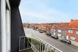 Penthouse te koop te renoveren met garage en centrale ligging