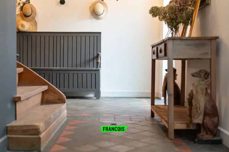 Huis te koop Oosterzele: gerenoveerde hoeve 4 slaapkamers