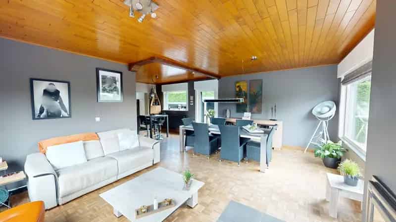 Gerenoveerde Woning met Bijgebouw 5 Slaapkamers Rustige Ligging
