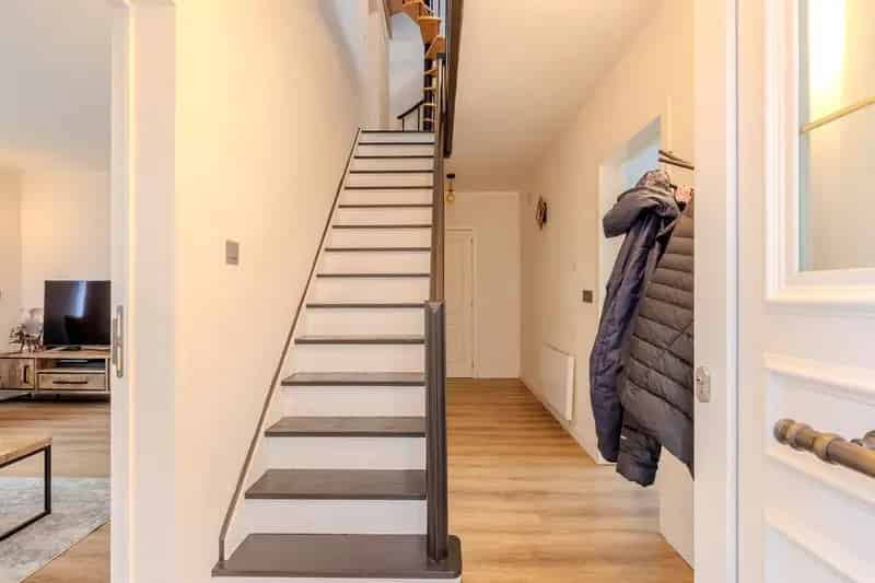 Gerenoveerde woning 800m² perceel 3 slaapkamers