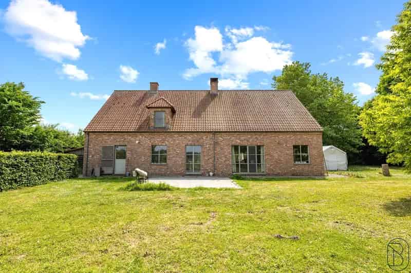 Charmante Villa met 4 slaapkamers en paardenboxen