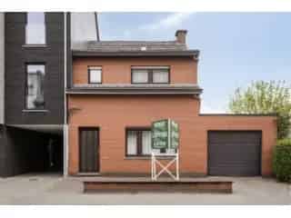 Huis te koop Wommelgem - 3 slaapkamers, 2 garages, grote tuin