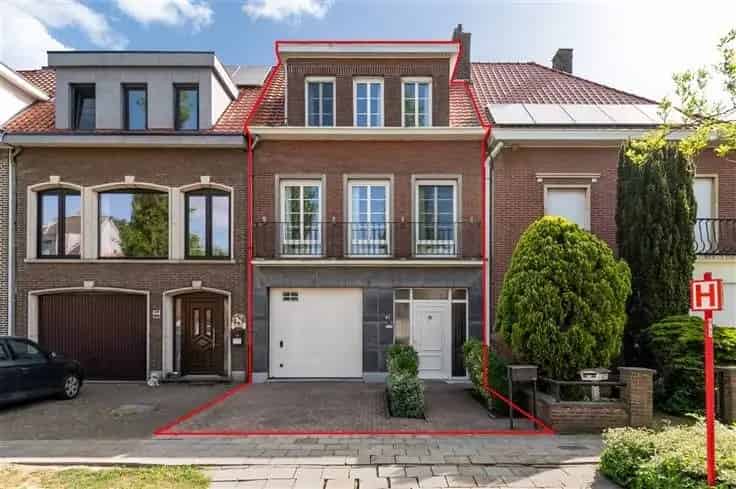 Huis te Koop Brasschaat 2 Slaapkamers Nabij Centrum