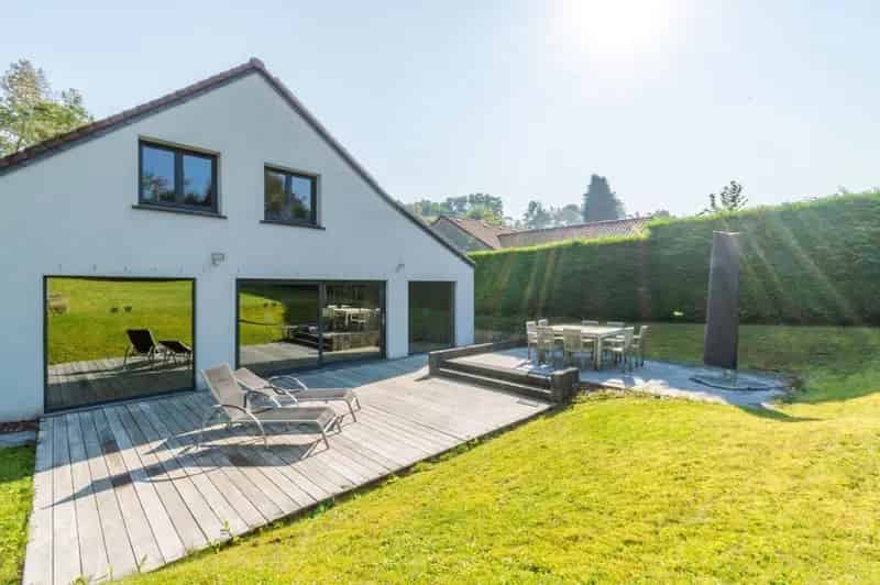 Ruime Vernieuwde Villa met Zuidtuin