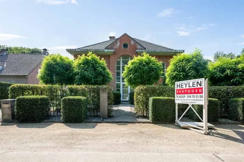 Ruime Villa 7 slaapkamers Itegem