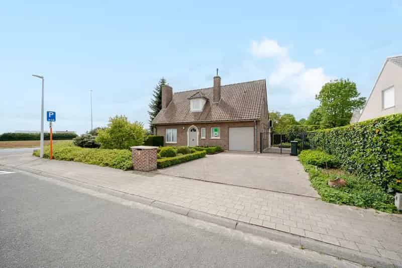 Huis te koop Moorslede: Rustige woning met 3 slaapkamers en tuin