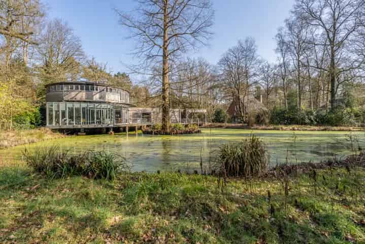 Huis te koop Kalmthout: Bosrijke omgeving vijver