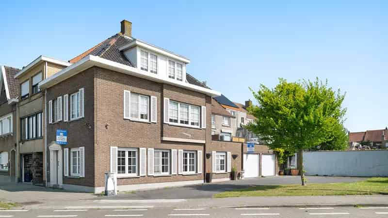 Huis te huur Zeebrugge: Grote gezinswoning met dubbele garage
