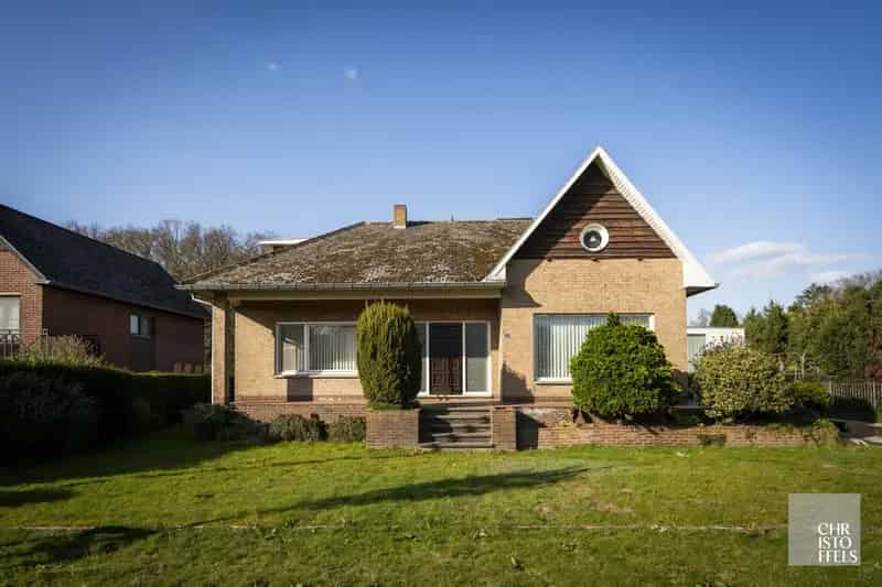 Te renoveren huis 4 slaapkamers Lanaken