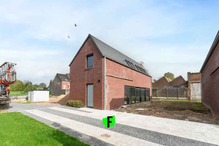 Casco woning te koop met prachtige verzichten in Ronse!