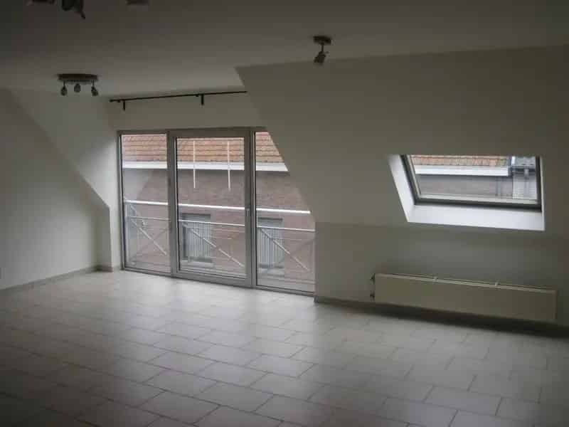 Bijzonder ruim appartement Kruishoutem