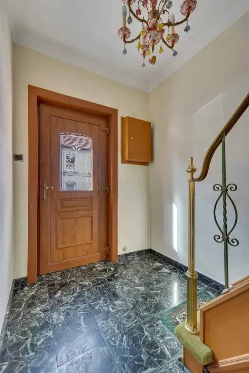 Verzorgde Rijwoning Nabij Centrum