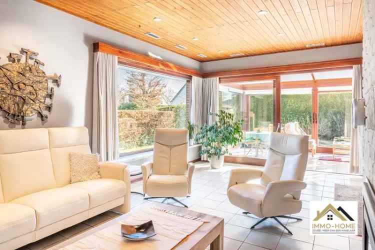 Huis te koop Lochristi: tijdloze bungalow in rustige wijk