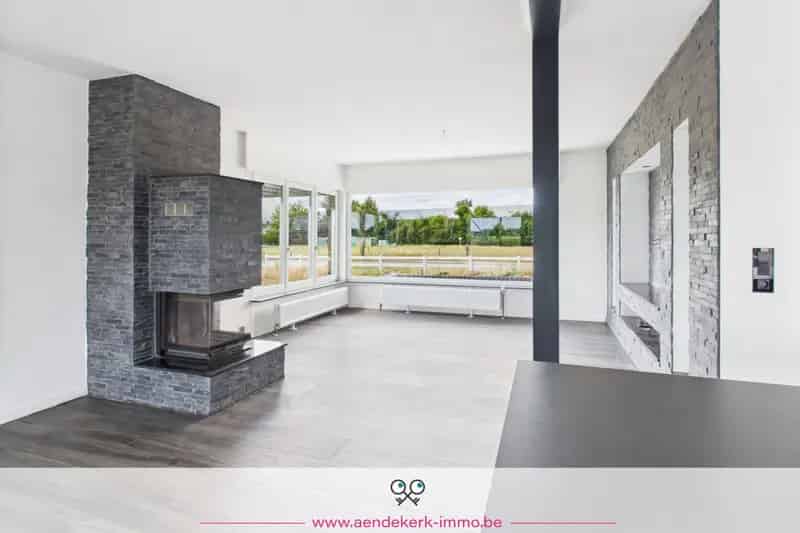 Huis te huur Kinrooi: Splitlevelwoning met paardenfaciliteiten