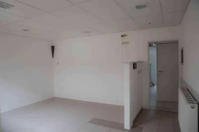 Huis te huur met 4 slaapkamers en 2 badkamers Noeveren