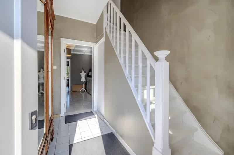 Huis te huur: 2 3 slpk 2 badk werkplaats 580m²