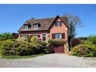 Villa te koop Bouffioulx - Ruime woning met tuin en kelders