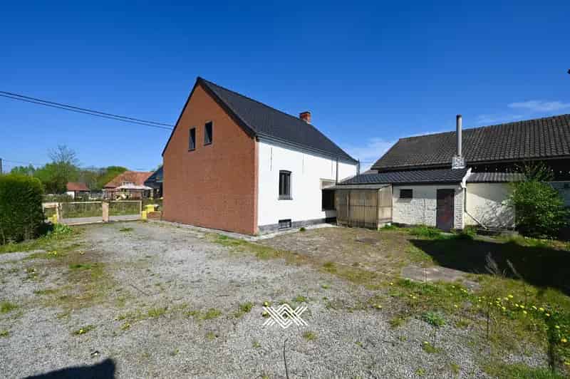 Huis te koop: Vrijstaande woning met tuin en bijgebouw