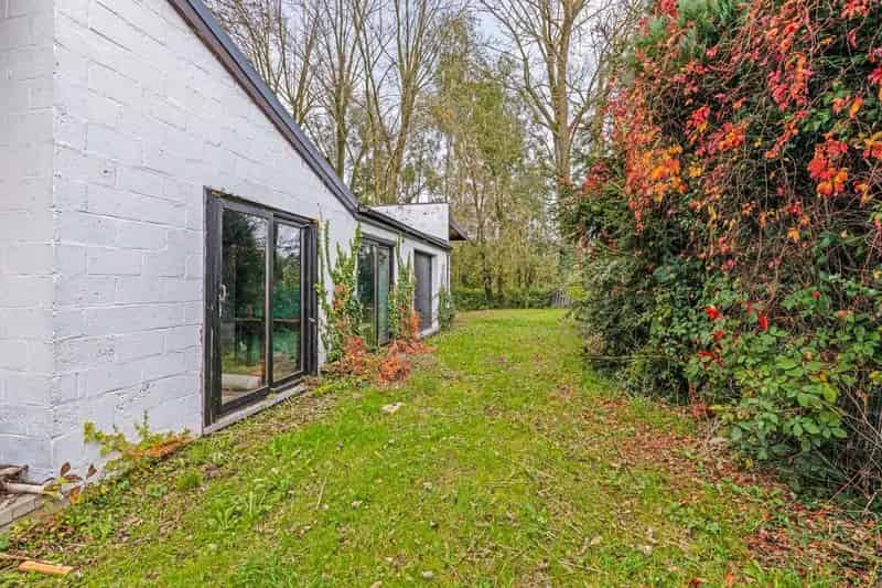 Te renoveren woning 3 slaapkamers 1154m² tuin garagebox