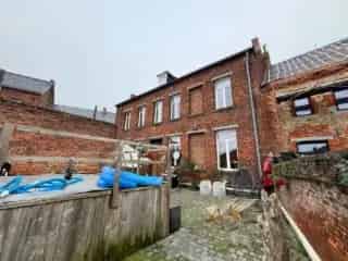 Huis te Koop Le Roeulx 377m² Zwembad 6 slaapkamers