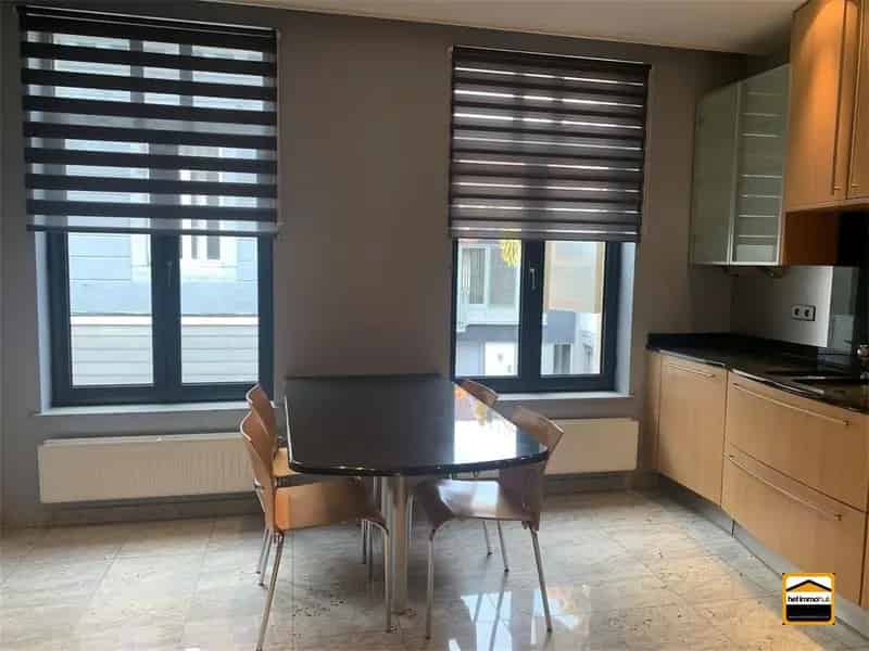 Handelspand met Duplex Appartement te Tongeren