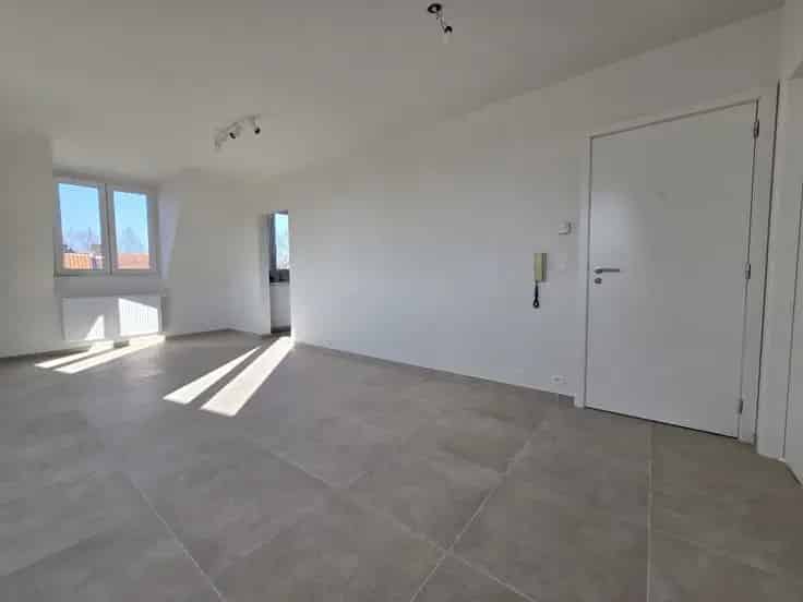Appartement Te Koop Hove Centrum - Gerenoveerd Dakappartement met Garage