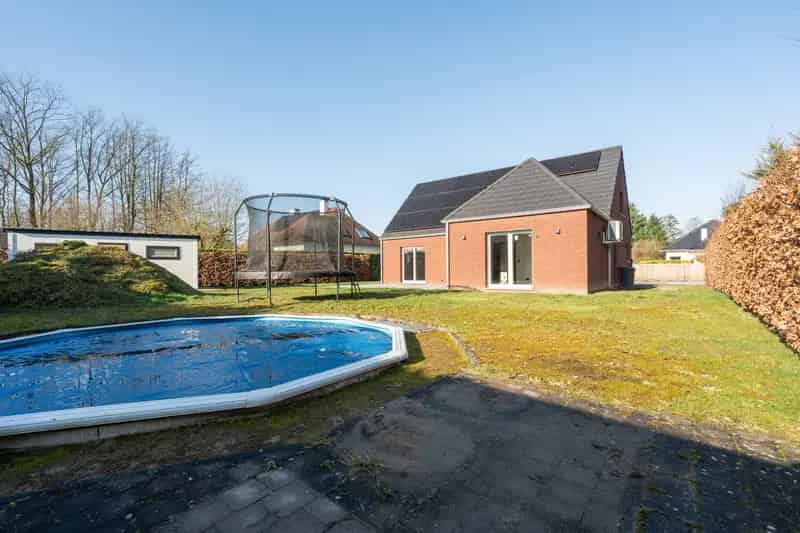 Huis te koop: Gerenoveerde Energiezuinige Woning met Zwembad