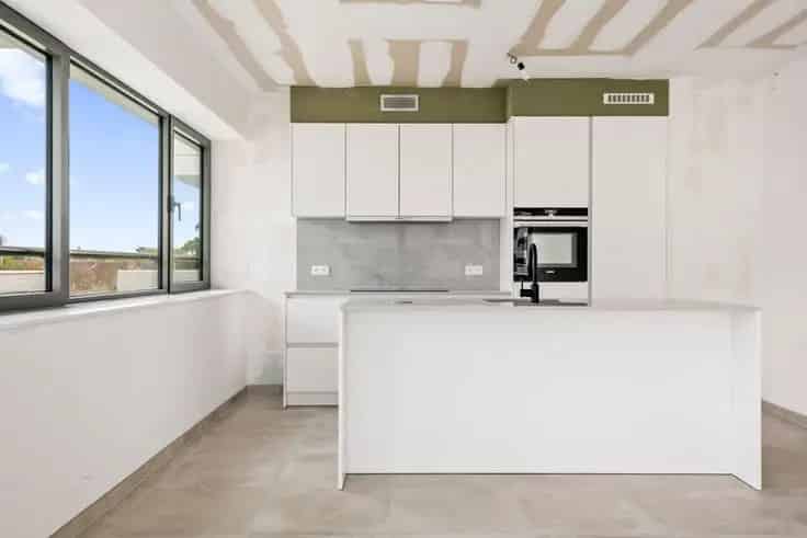 Ruim 3 Slaapkamer Appartement te Koop Edegem