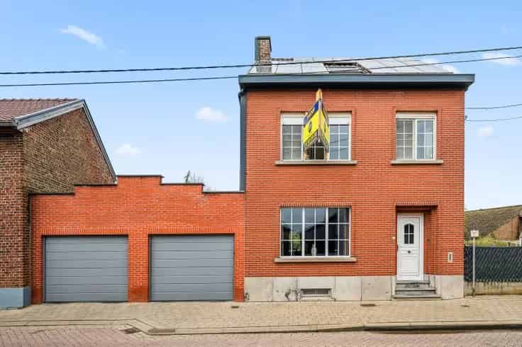 Ruime Instapklare Woning te Bost met Garage en Zonnepanelen