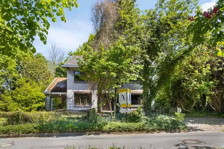 Huis Te Koop: Ruime Villa Te Renoveren 26a