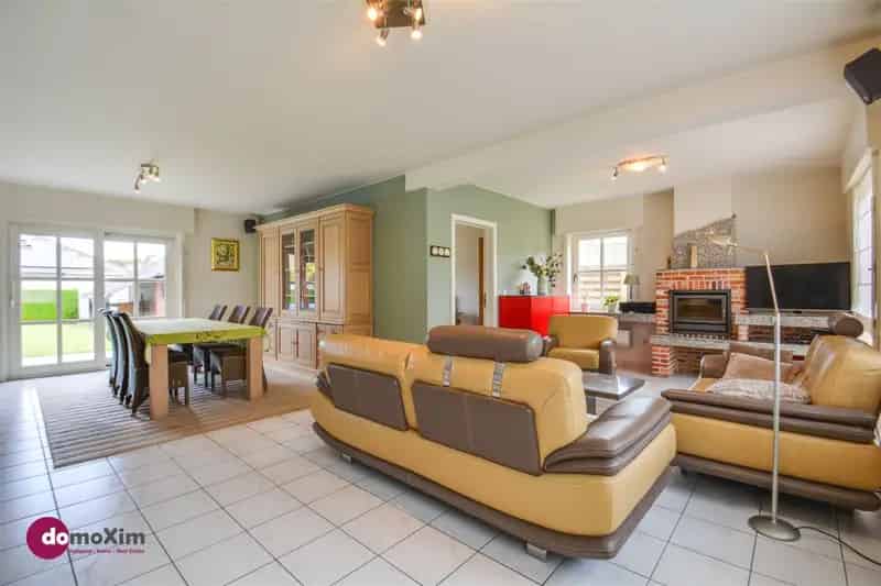 Villa te koop in Hever met zwembad en tuin