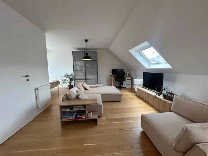 Lichtrijke Studio te Ledeberg -  Volledig Gerenoveerd