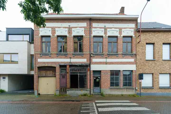 Te renoveren projectgrond voor 2 rijwoningen in Lint met tuin