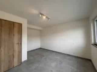 Huis te Huur Givrouille 3 slaapkamers grote tuin