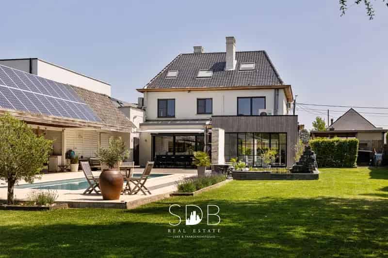 Hedendaagse Villa te Huur met Zwembad en Sauna